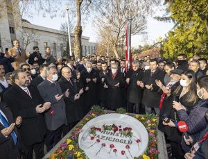 MUHSİN YAZICIOĞLU KABRİ BAŞINDA ANILDI