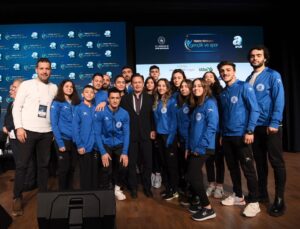 TUZLA BELEDİYE BAŞKANI DR. ŞADİ YAZICI, “BİZİM İÇİN SPORU SEVDİRMEK VE YAYGINLAŞTIRMAK ÇOK KIYMETLİ”