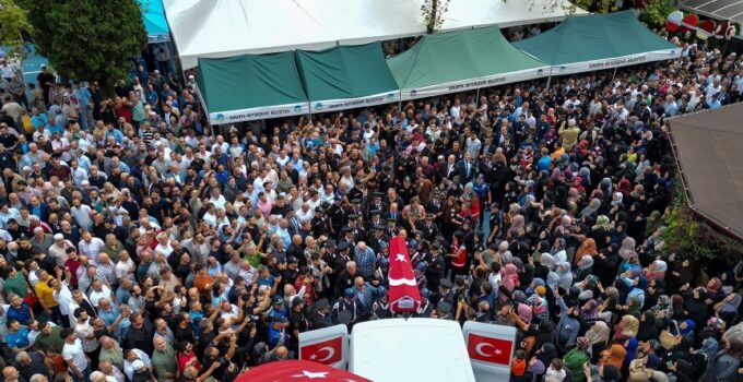 VATAN İÇİN YAŞAYIP ŞEHİT OLDUNUZ, SİZİ TOPRAĞA DEĞİL, KALPLERE GÖMDÜK